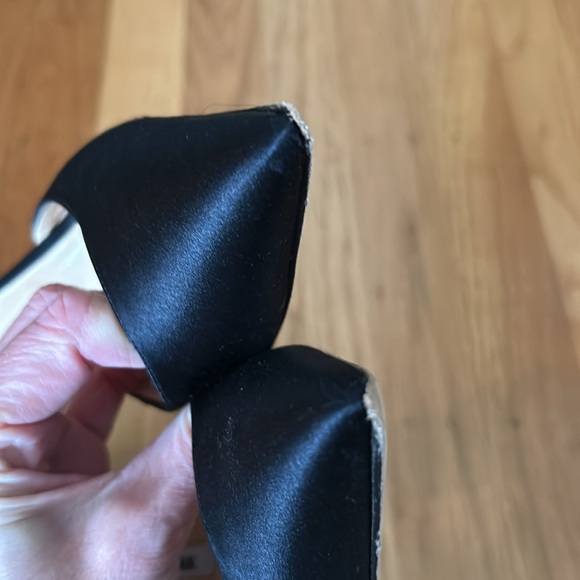 Manolo Blahnik black satin Carolyne slingback heels size 40.5 - Picture 4 of 7